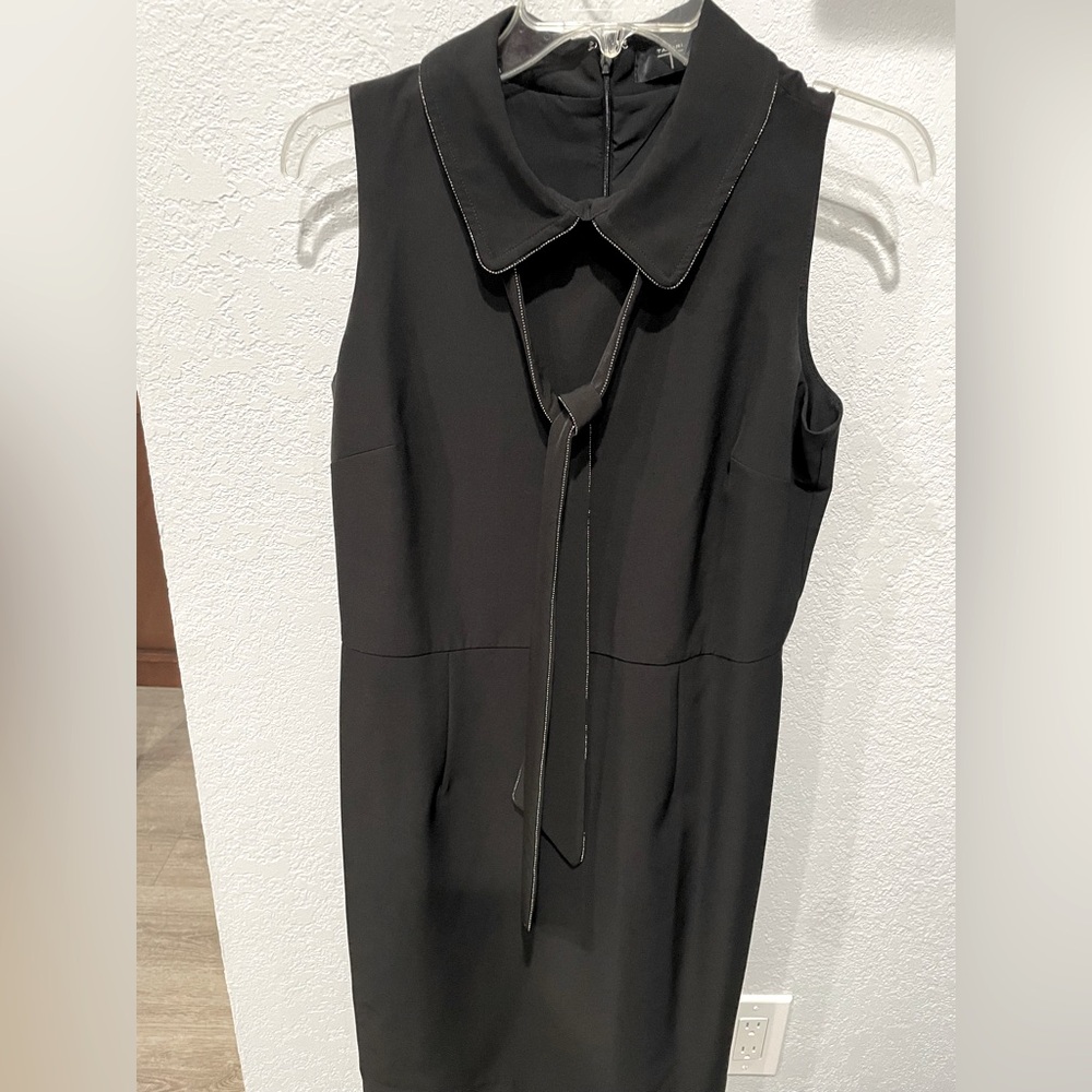 Tahari sleeveless necktie collared dress. Black with beading